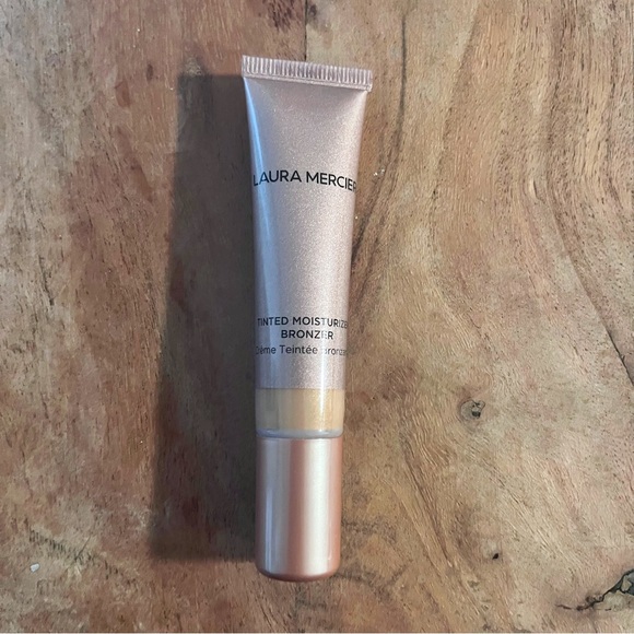 Laura Mercier Tinted Moisturizer Bronzer - Picture 4 of 5